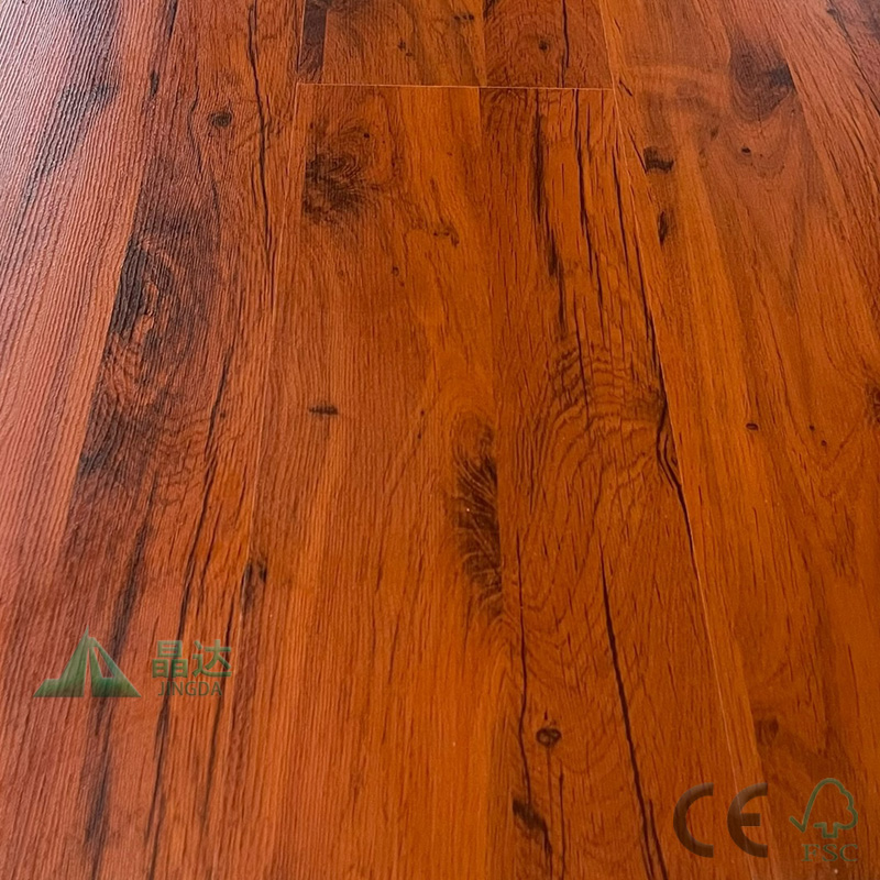 Lantai Kayu Berlapis HDF